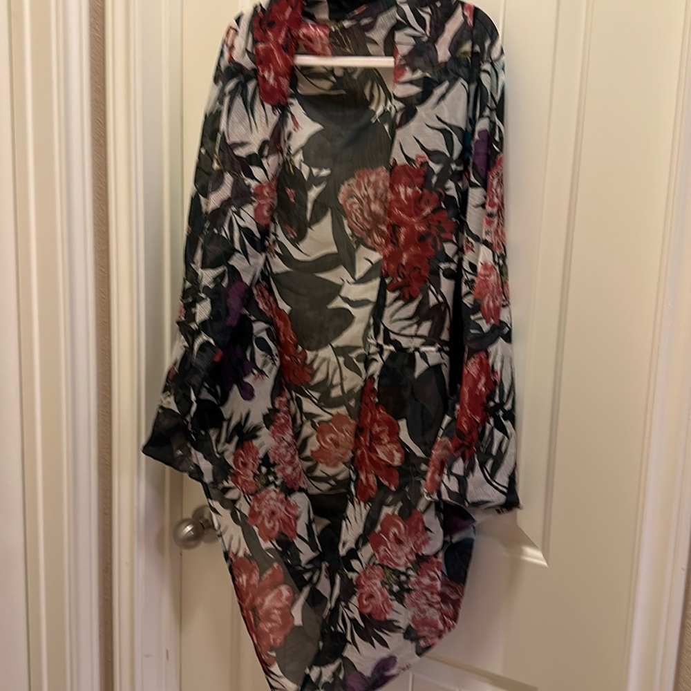 Lucky Brand Kimono with sleeves